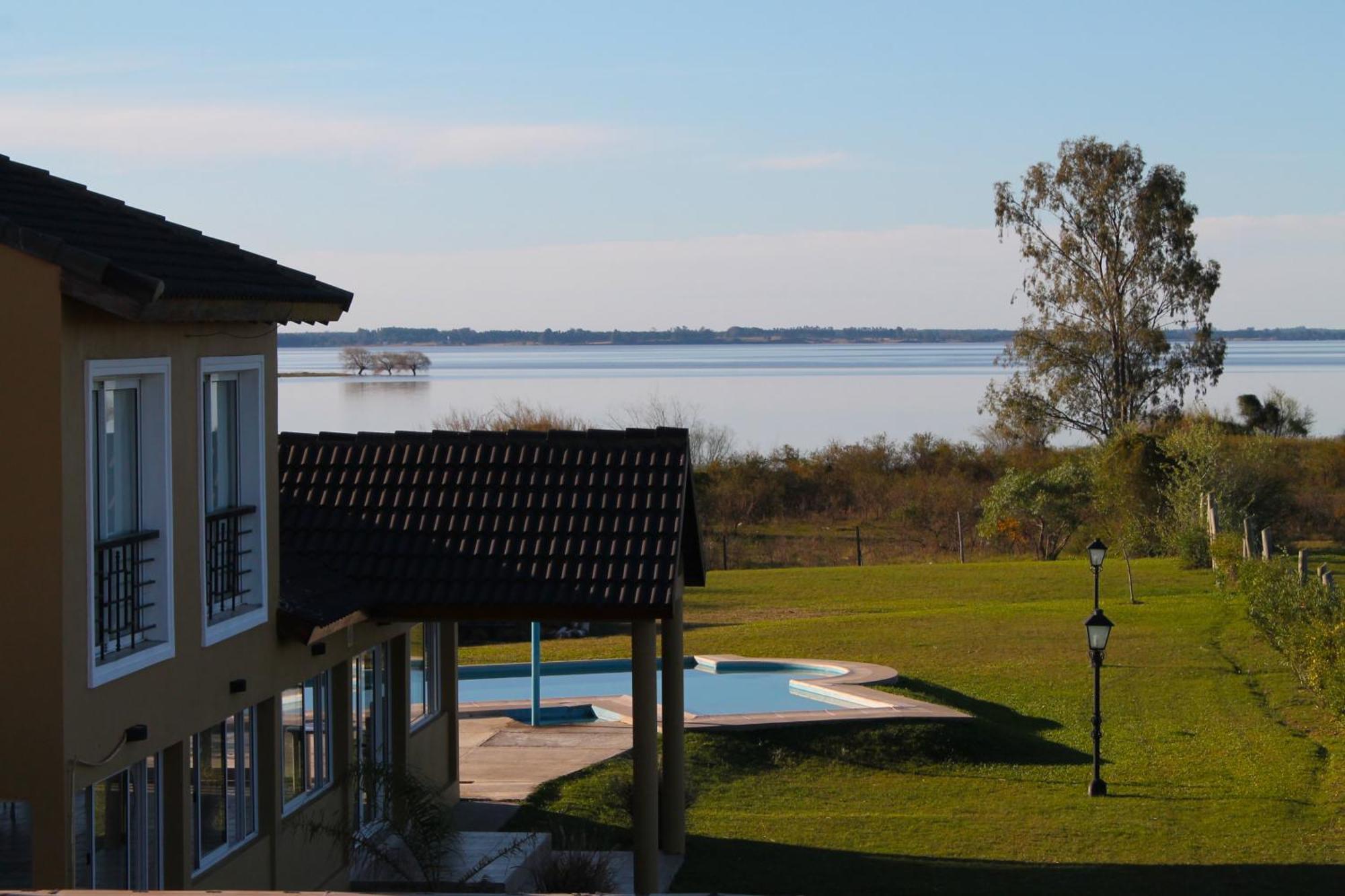 Brisas Del Lago Apart Y Hotel Federación Exteriör bild