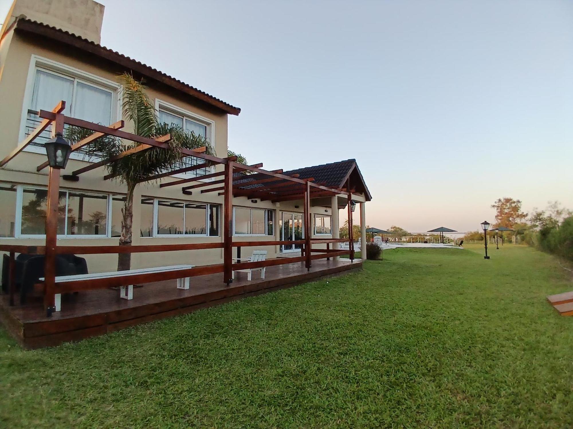 Brisas Del Lago Apart Y Hotel Federación Exteriör bild